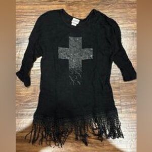 Day trip three-quarter sleeve, embellished, fringed top